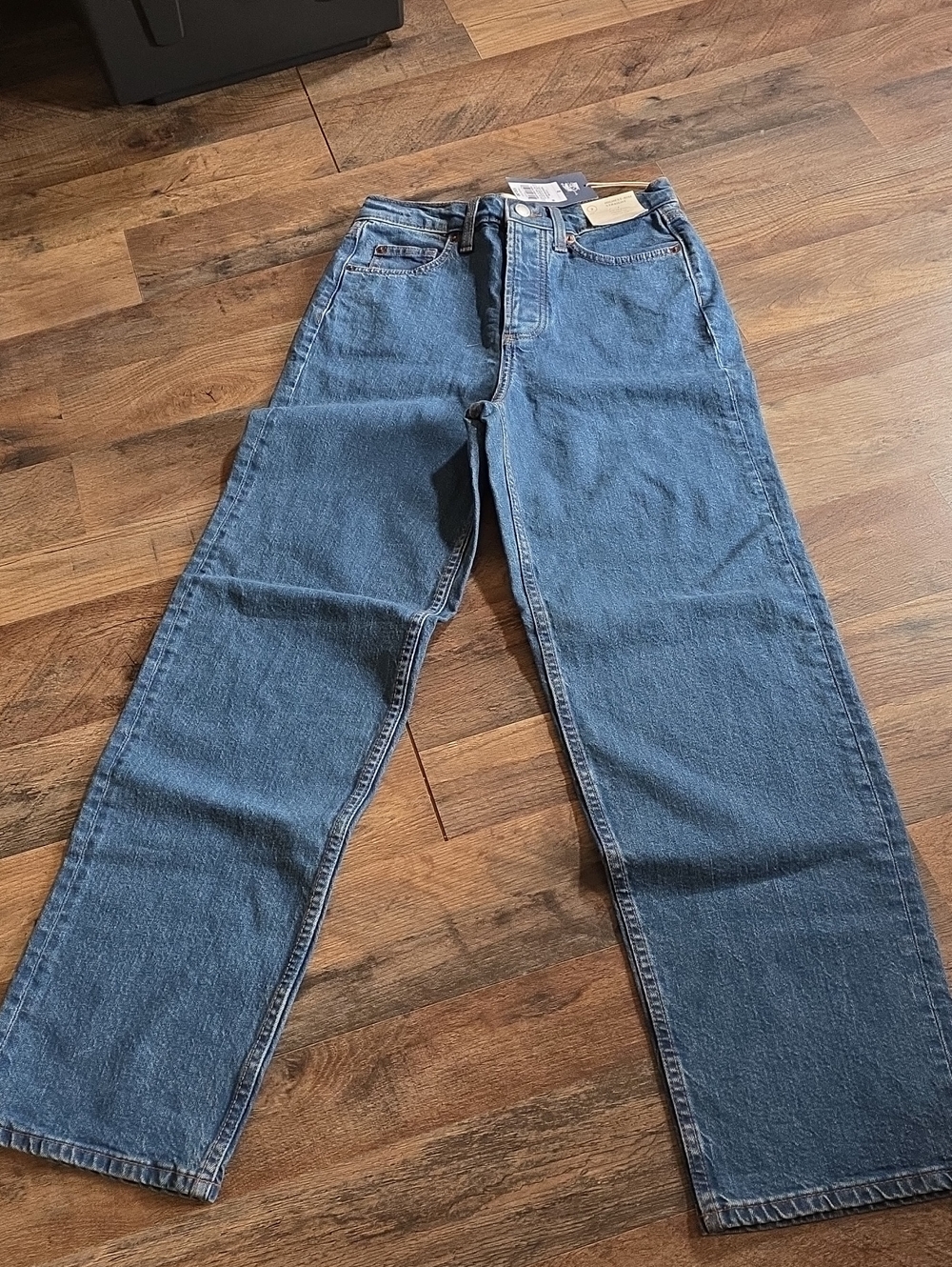 Universal Thread Straight Leg Jeans in Mid Blue Wash